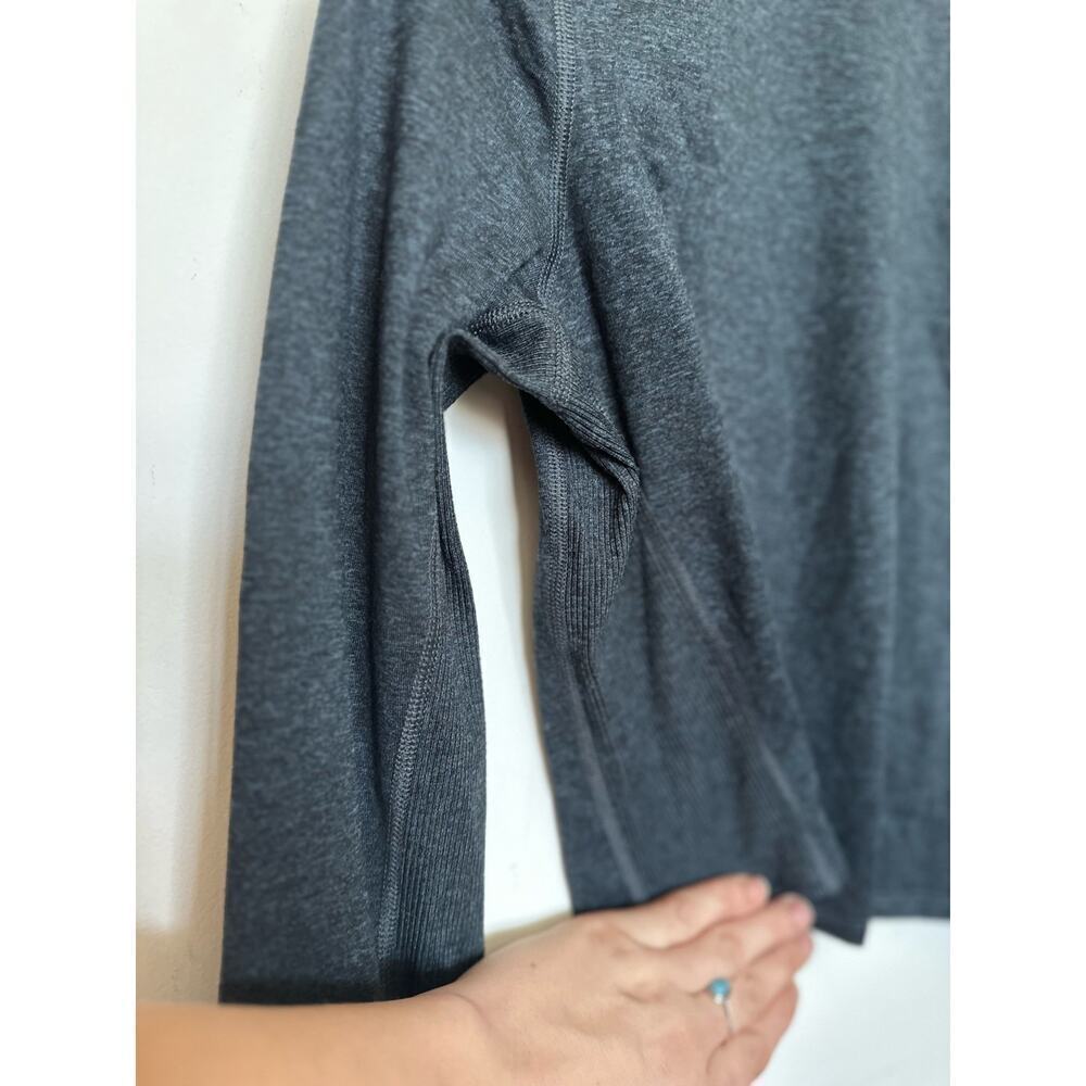 Womens Medium Old Navy CozeCore Go-Dry Long-Sleeve Cropped Gray Top - Picture 5 of 9
